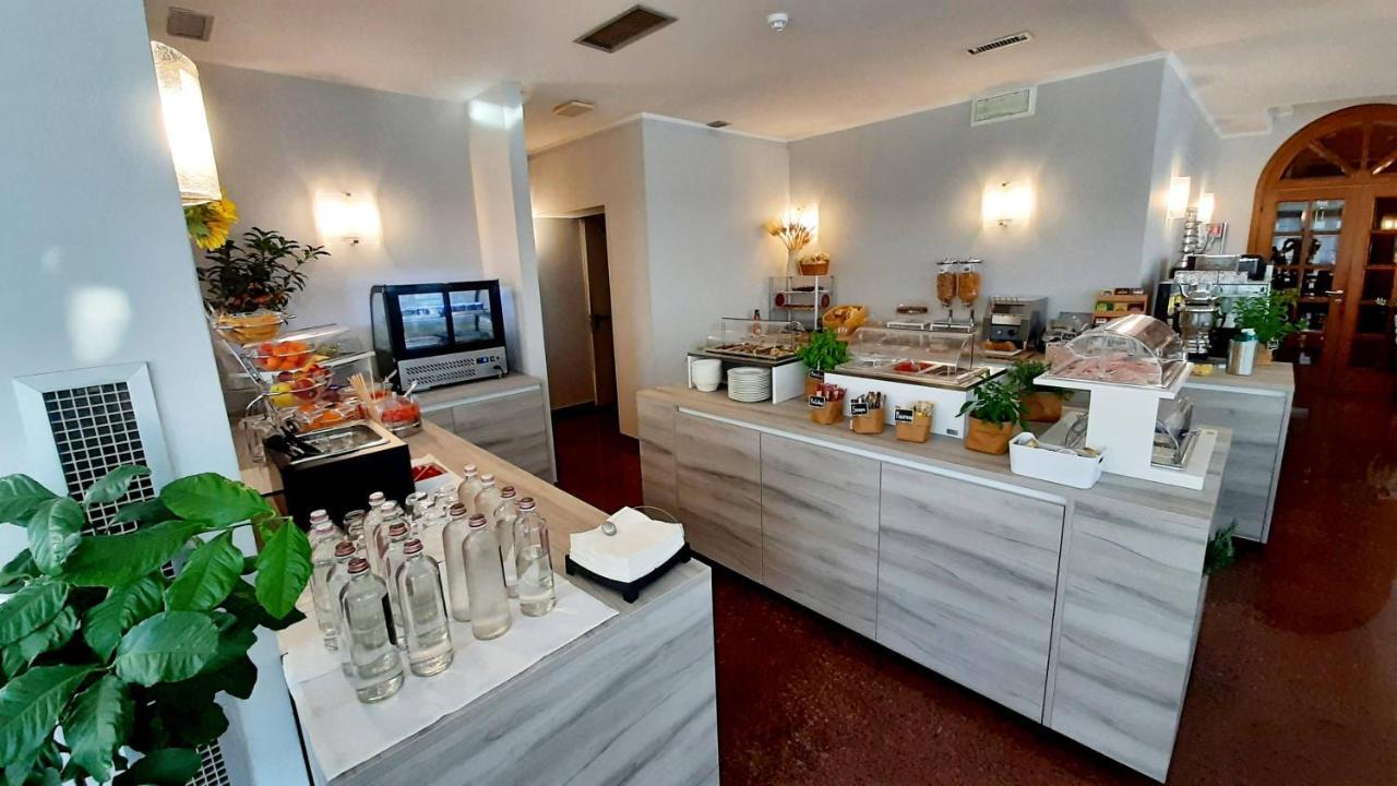 Hotel & Wellness Fra I Pini Lignano Sabbiadoro Extérieur photo