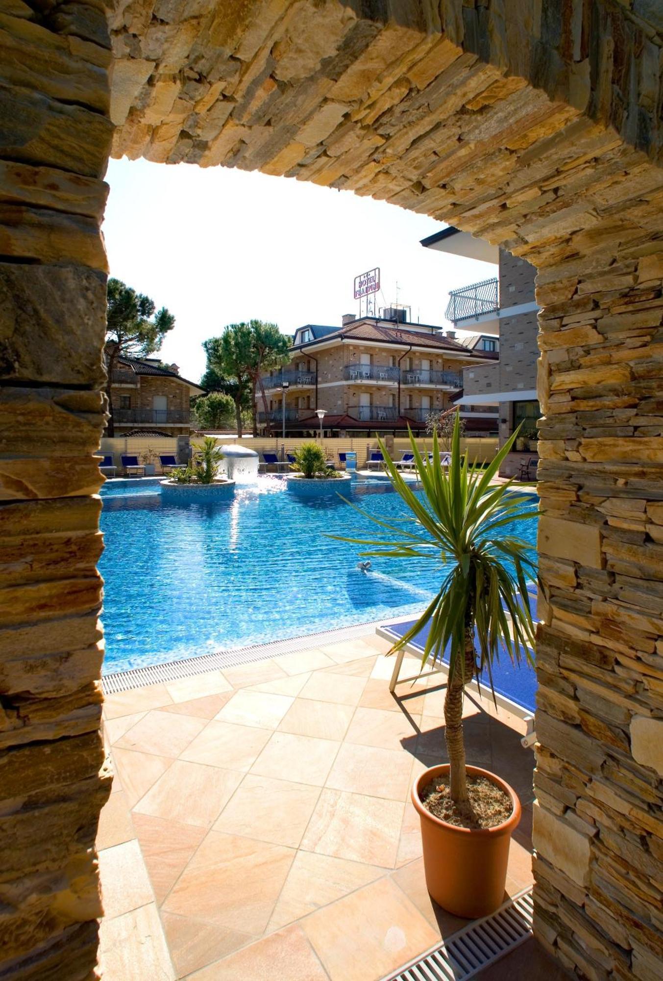 Hotel & Wellness Fra I Pini Lignano Sabbiadoro Extérieur photo