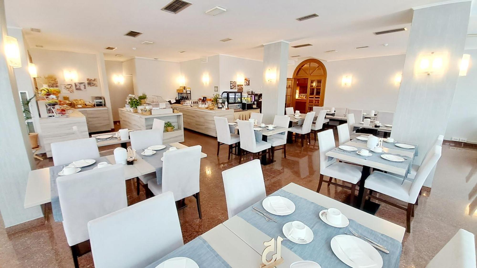 Hotel & Wellness Fra I Pini Lignano Sabbiadoro Extérieur photo