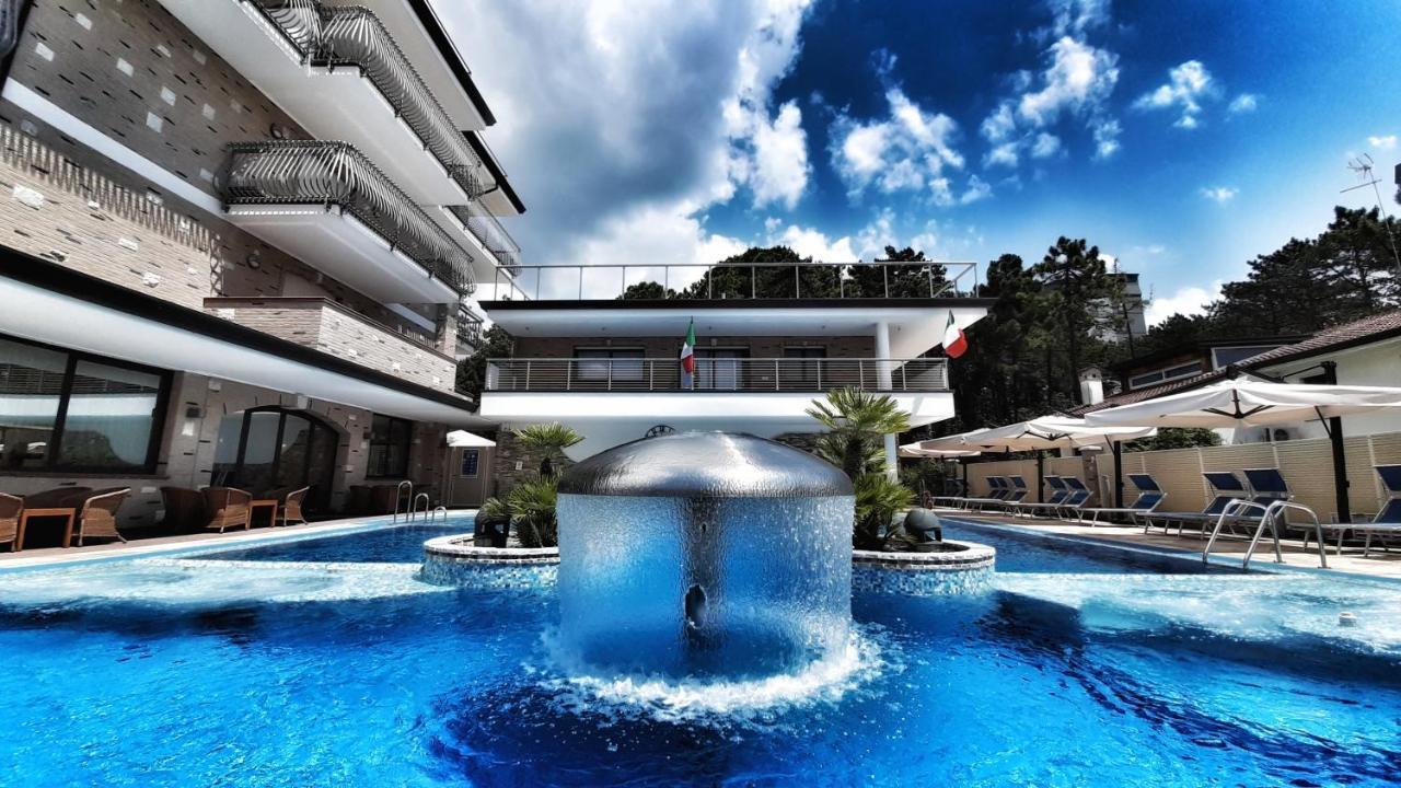Hotel & Wellness Fra I Pini Lignano Sabbiadoro Extérieur photo