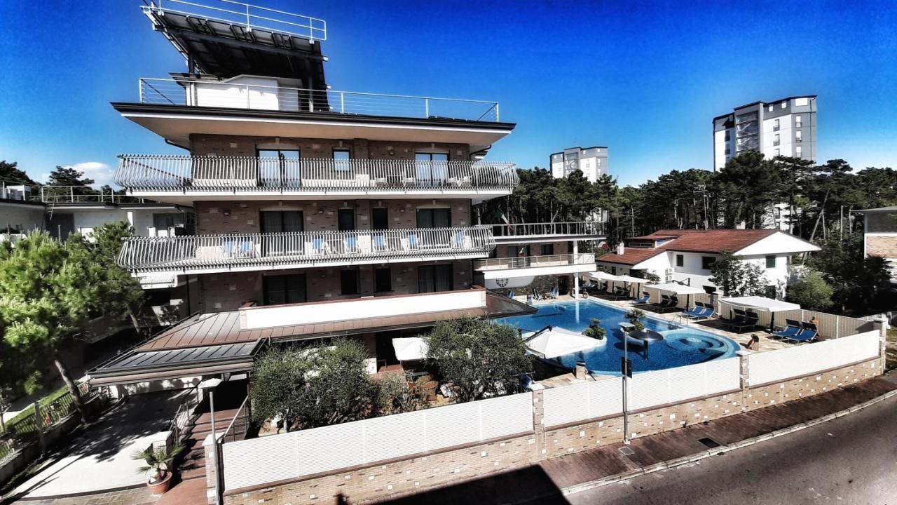 Hotel & Wellness Fra I Pini Lignano Sabbiadoro Extérieur photo